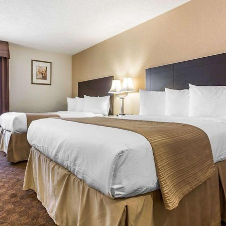 Quality Inn&Suites Coliseum Greensboro Extérieur photo