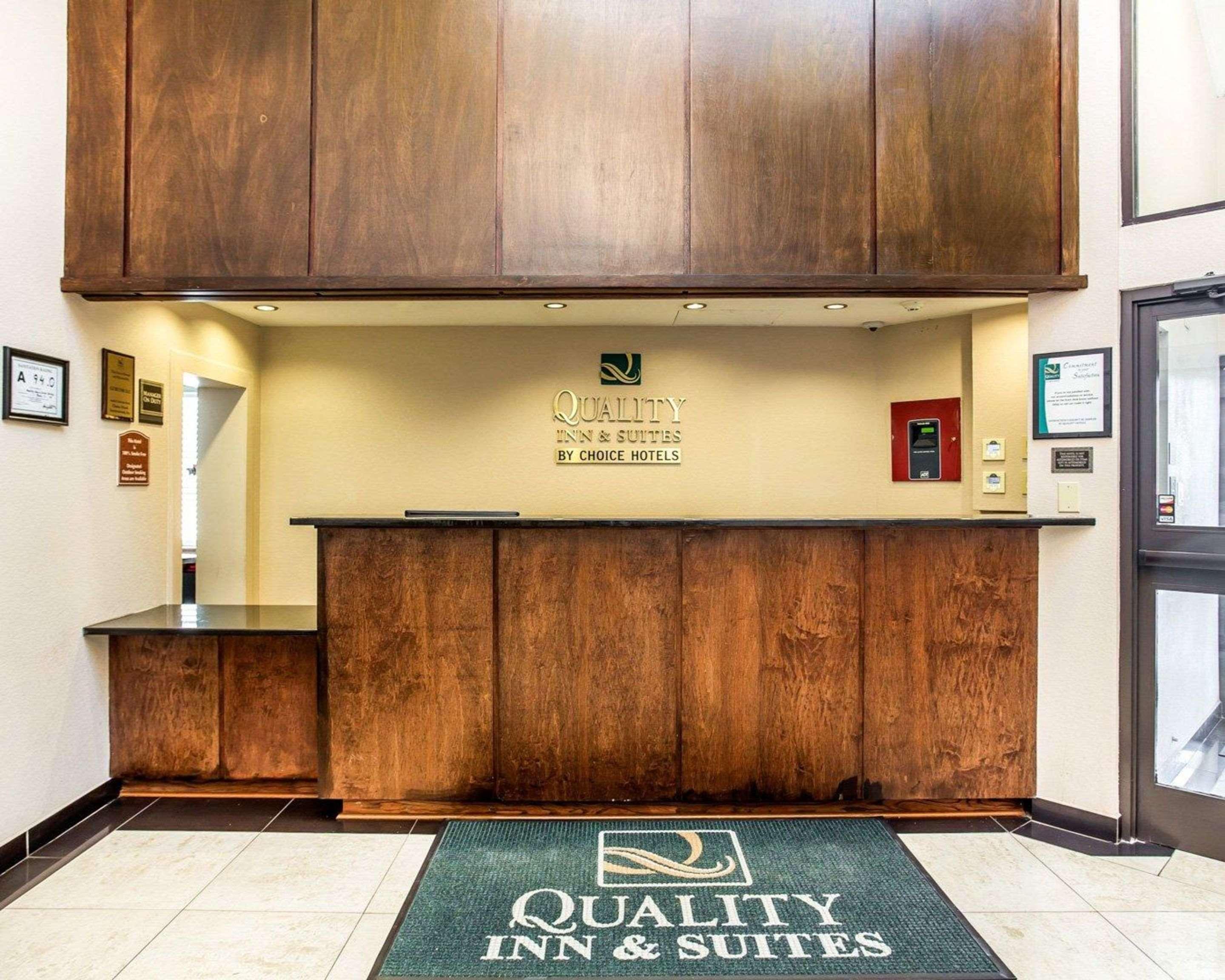 Quality Inn&Suites Coliseum Greensboro Extérieur photo