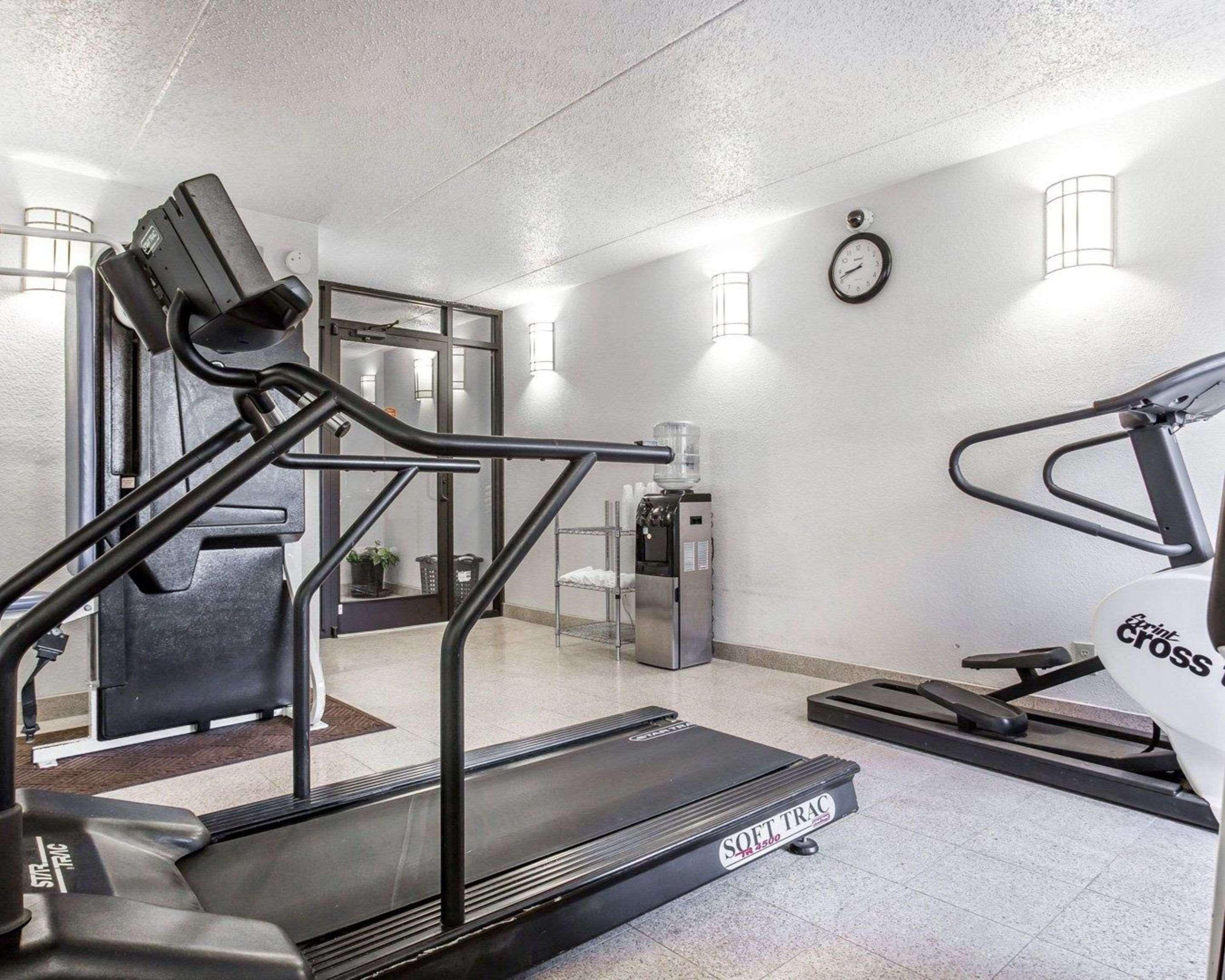 Quality Inn&Suites Coliseum Greensboro Extérieur photo