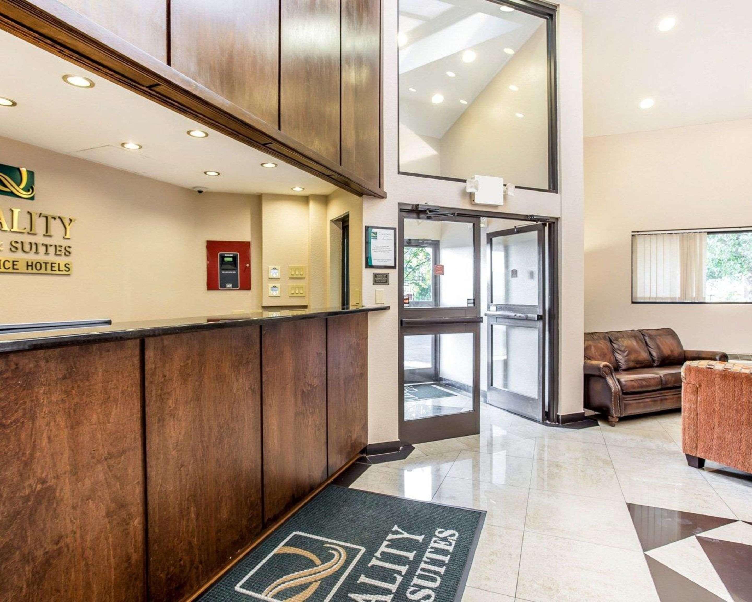 Quality Inn&Suites Coliseum Greensboro Extérieur photo