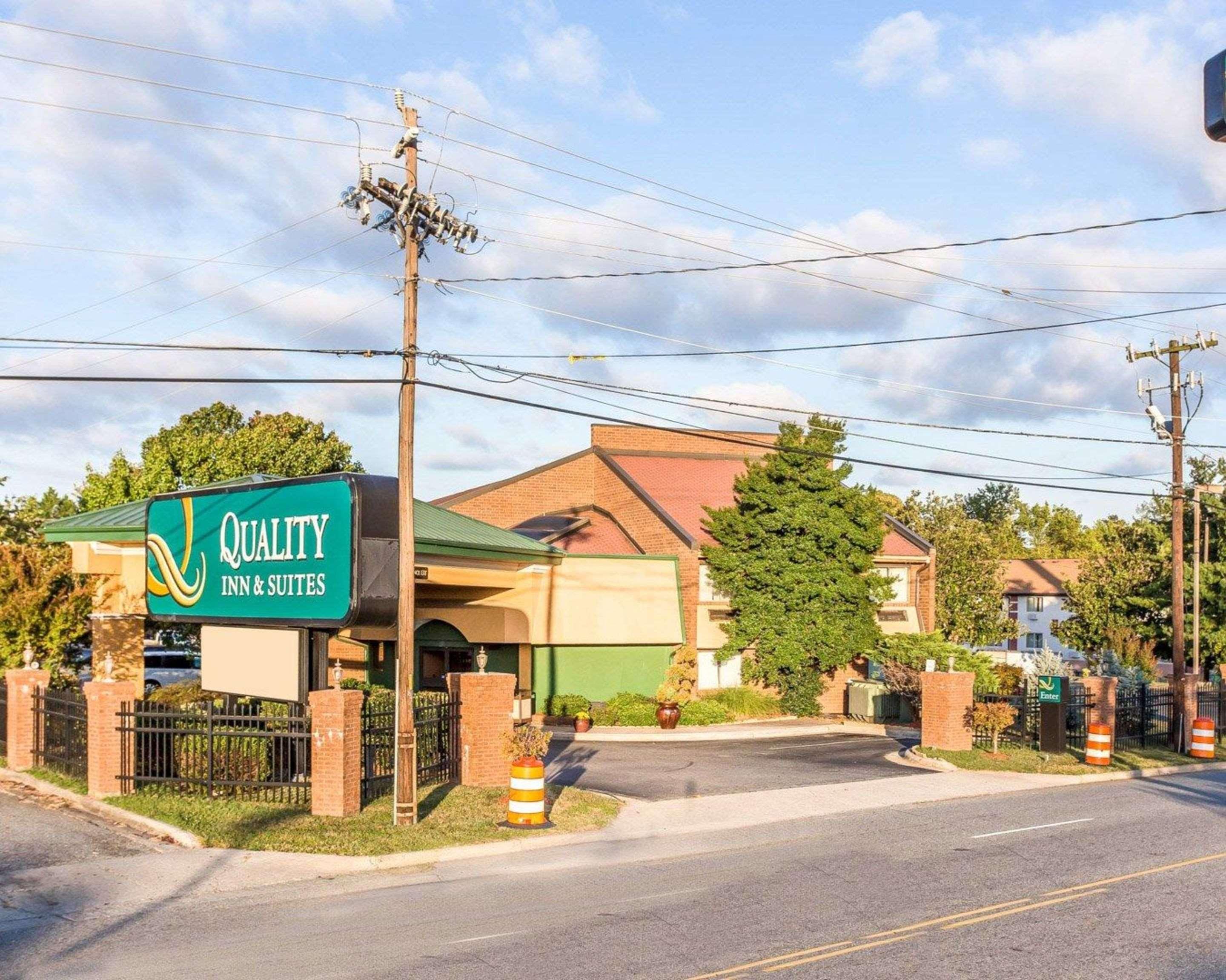 Quality Inn&Suites Coliseum Greensboro Extérieur photo