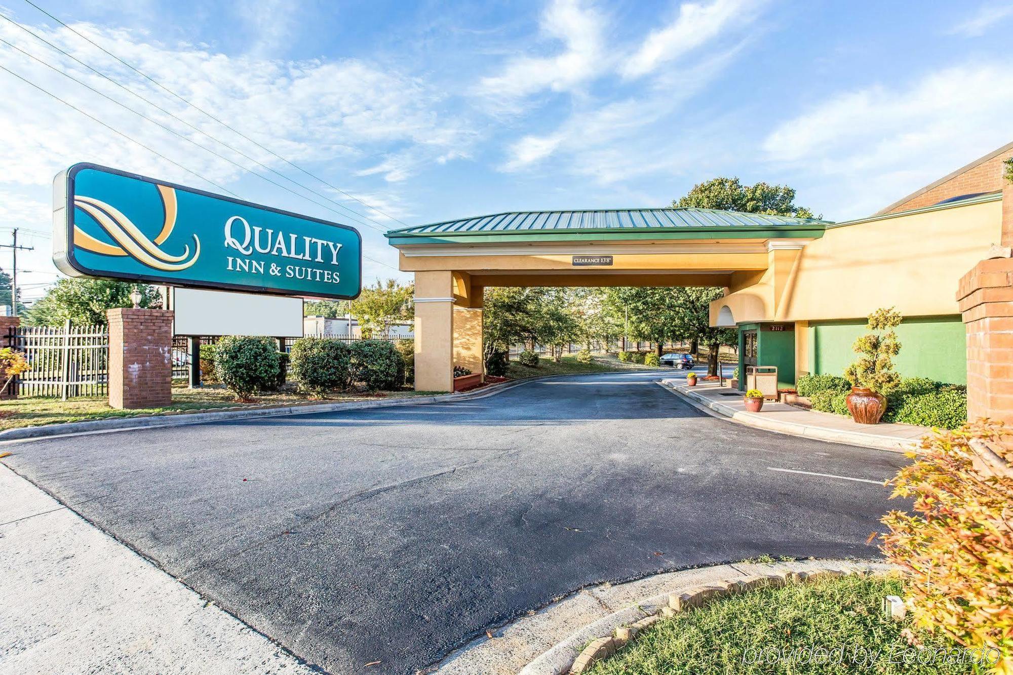 Quality Inn&Suites Coliseum Greensboro Extérieur photo